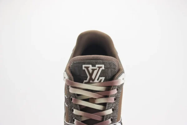 Louis Vuitton Trainer - Image 9