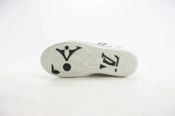 Nike SB Dunk Low x LV - Image 4