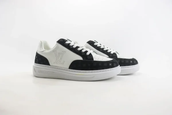 Nike SB Dunk Low x LV - Image 2
