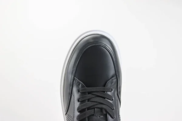 Nike SB Dunk Low x LV - Image 8