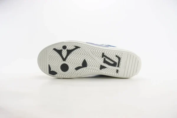Nike SB Dunk Low x LV - Image 4