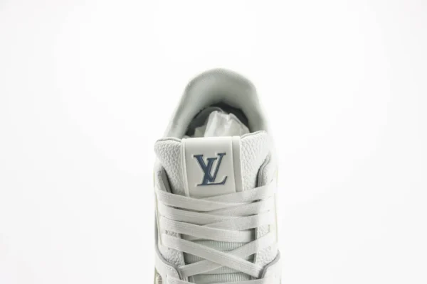 Louis Vuitton Trainer - Image 9