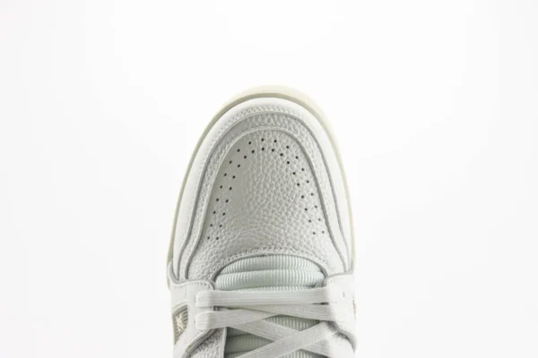 Louis Vuitton Trainer - Image 8