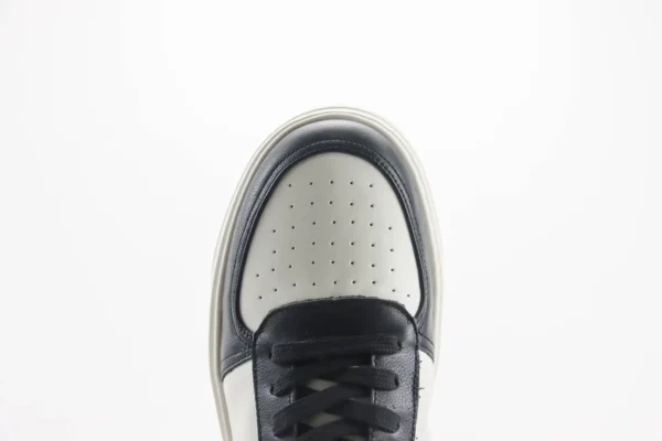 Nike SB Dunk Low x LV - Image 8